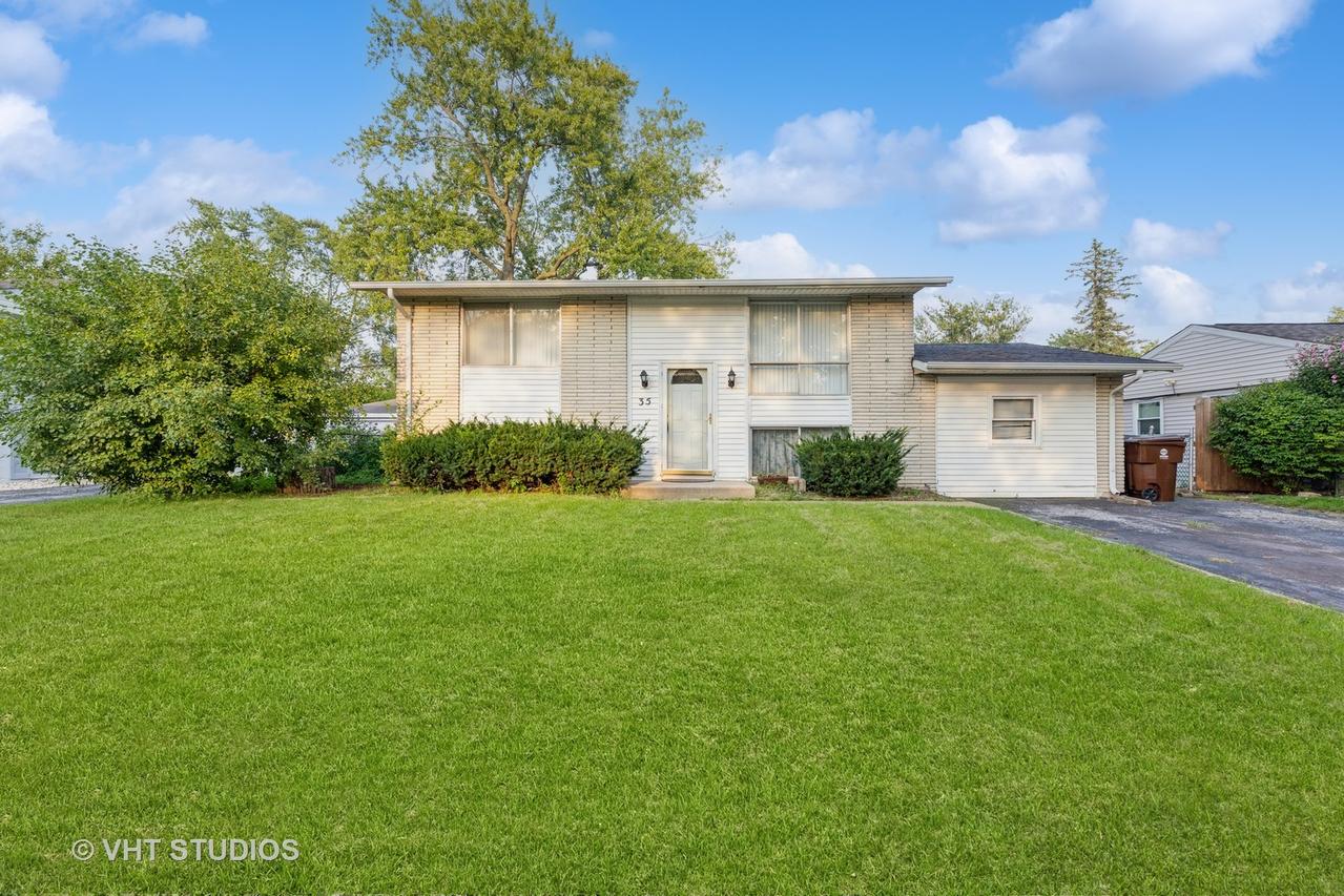 35 N Sycamore Ln., Glenwood, IL 60425