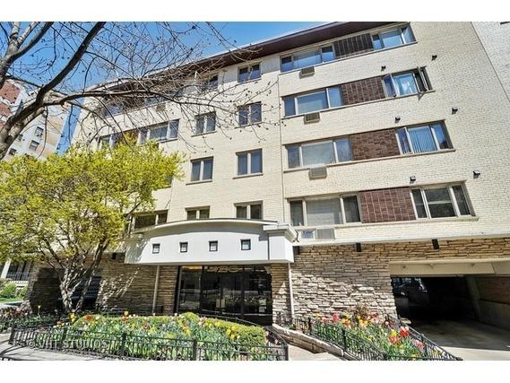 426 W Barry St. #404, Chicago, IL 60657