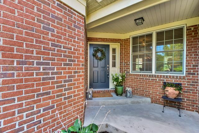 27 Harborside Way, Hawthorn Woods, IL 60047