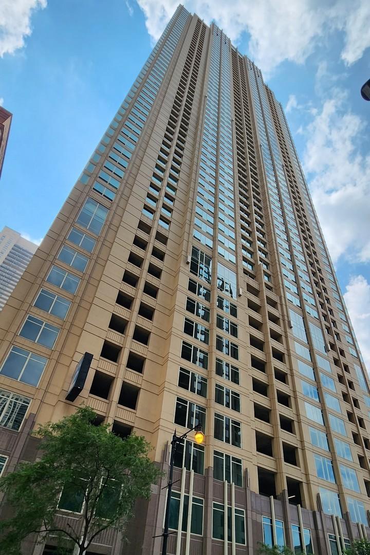 33 W Ontario St. #P10-N01, Chicago, IL 60654