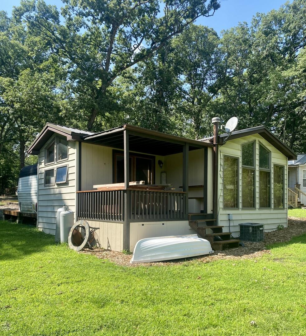 16/122 Woodhaven, Sublette, IL 61367