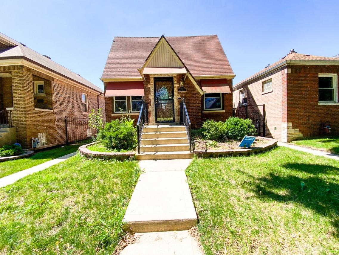 8514 S Phillips Ave., Chicago, IL 60617