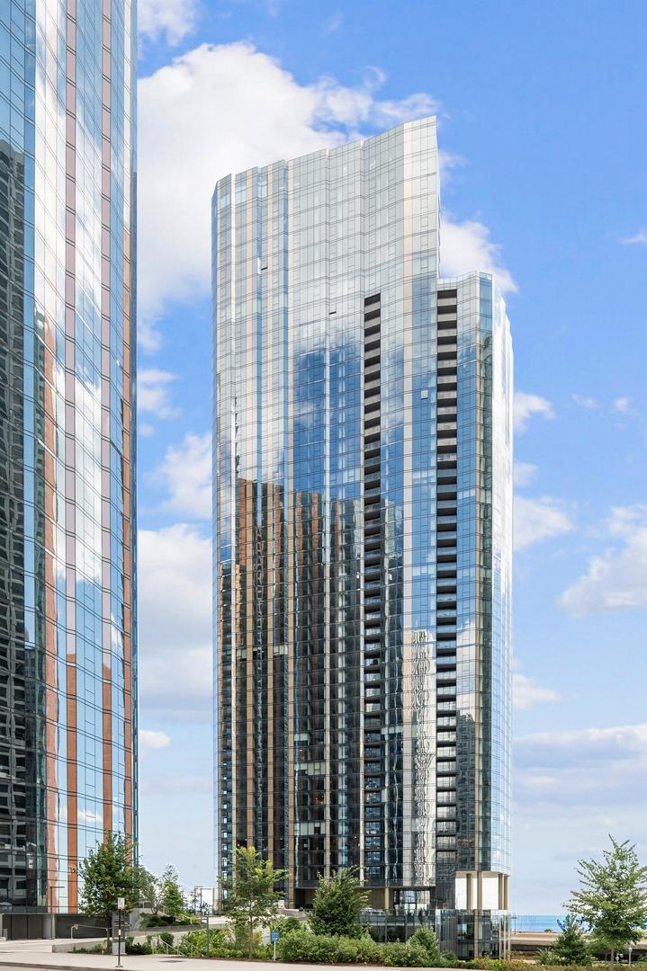 211 N Harbor Dr. #1307, Chicago, IL 60601