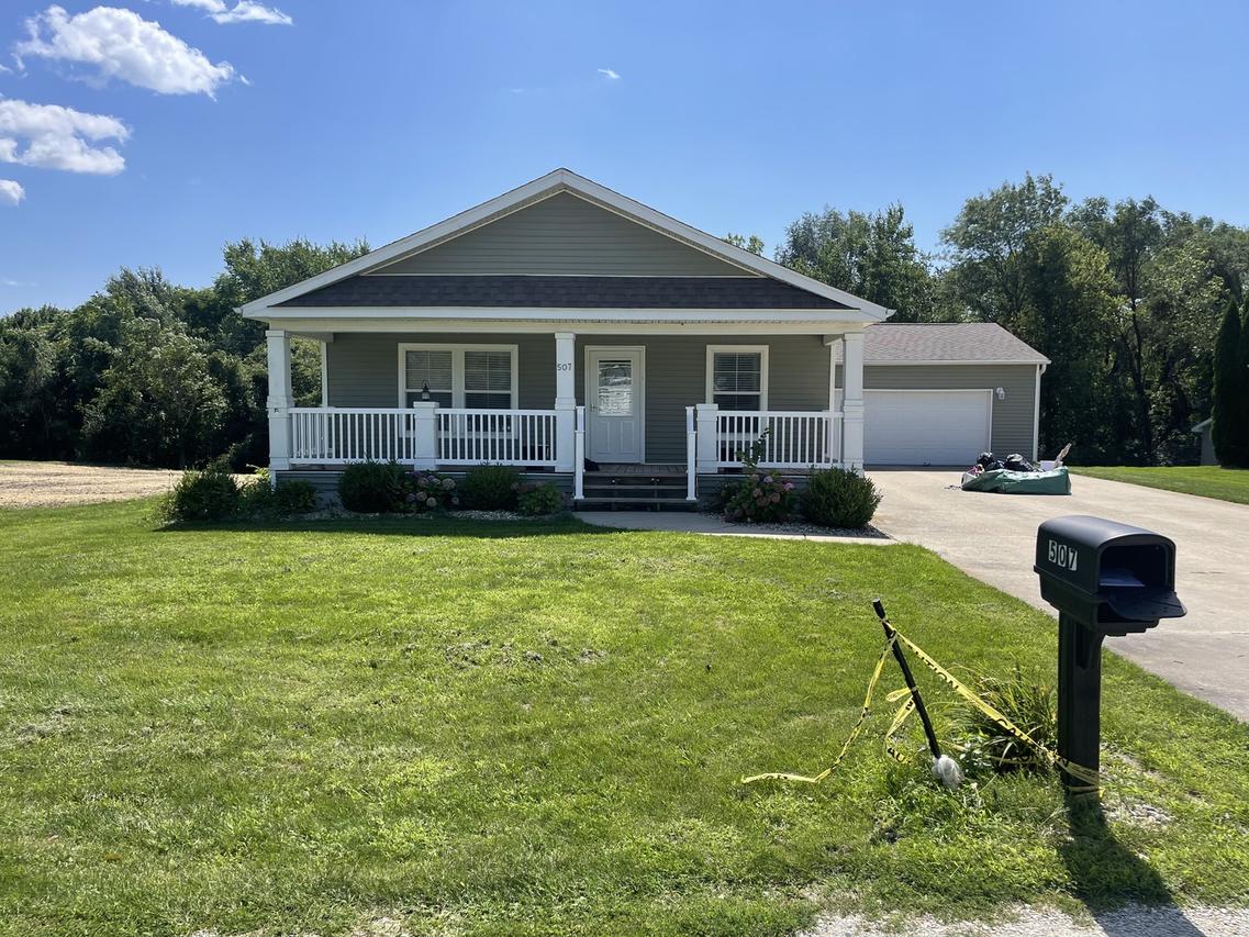 507 W Washington St., Utica, IL 61373
