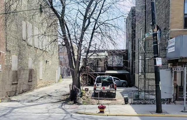 2749 W Chicago Ave., Chicago, IL 60622