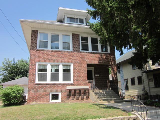 16 E Wayne St., Freeport, IL 61032
