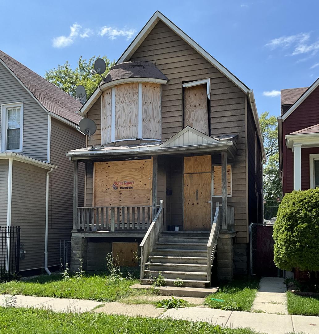 950 N Latrobe Ave., Chicago, IL 60651