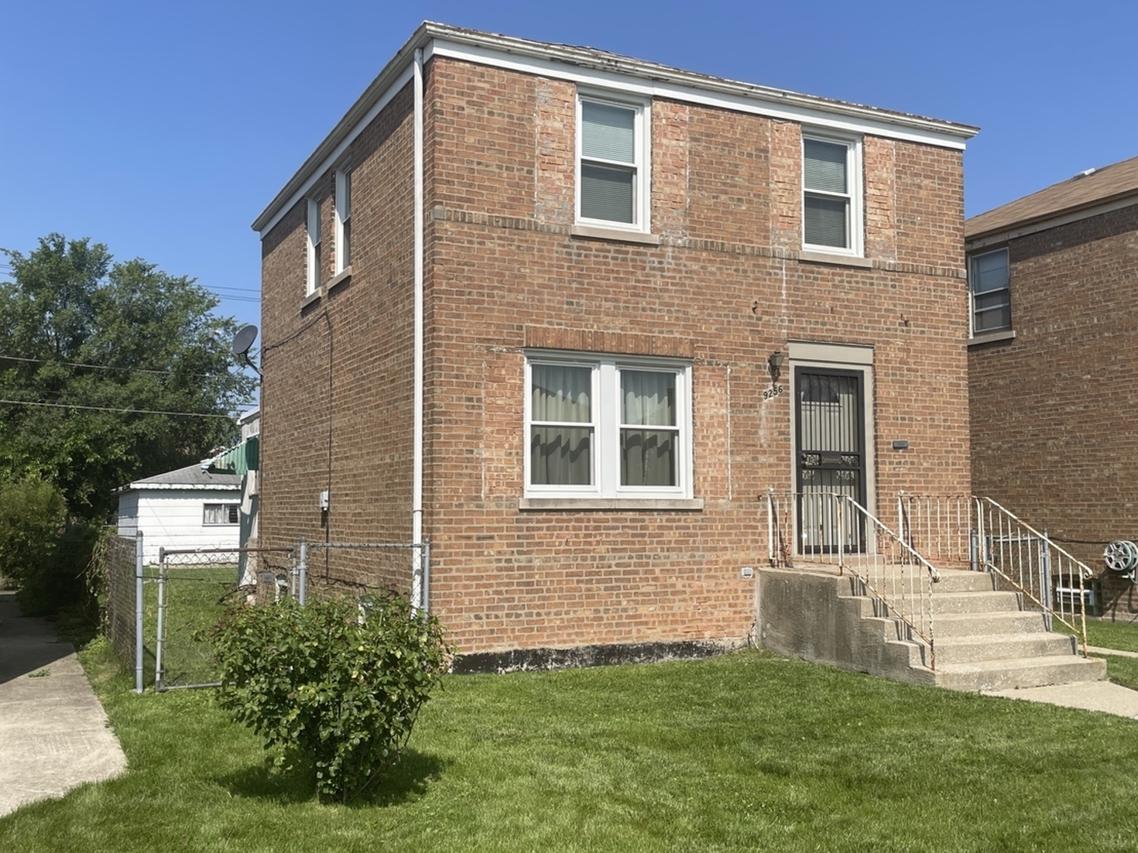 9256 S Green St., Chicago, IL 60620