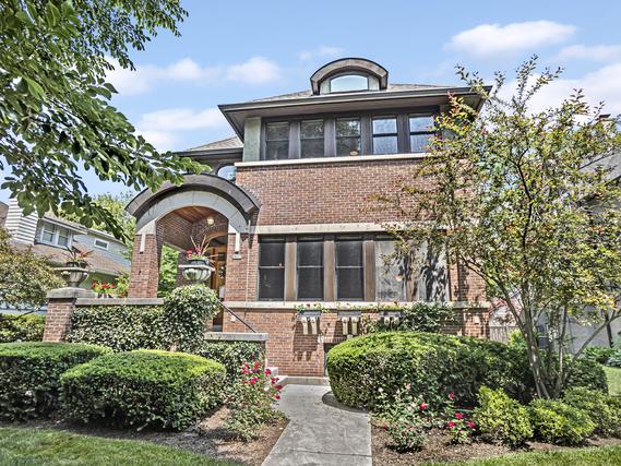 2611 Park Pl., Evanston, IL 60201