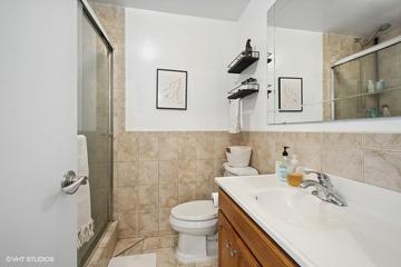 5701 N Sheridan Rd. #24E, Chicago, IL 60660