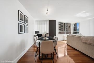 5701 N Sheridan Rd. #24E, Chicago, IL 60660