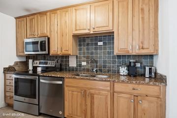 5701 N Sheridan Rd. #24E, Chicago, IL 60660