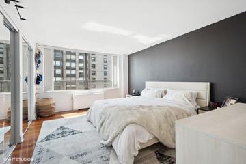5701 N Sheridan Rd. #24E, Chicago, IL 60660