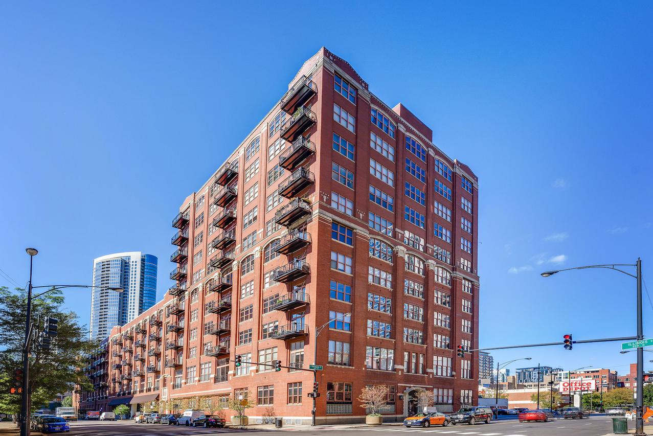 360 W Illinois St. #2A, Chicago, IL 60610