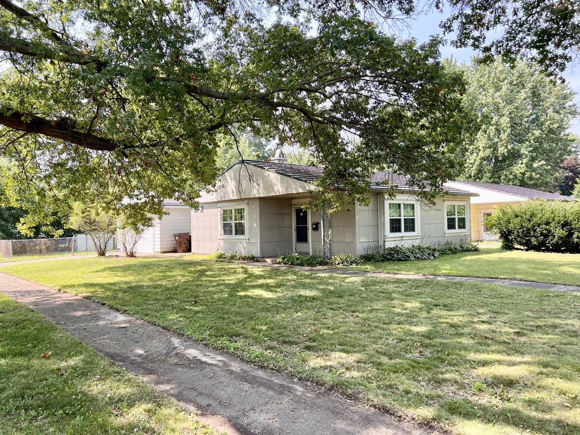 501 W 1st St., Mount Morris, IL 61054