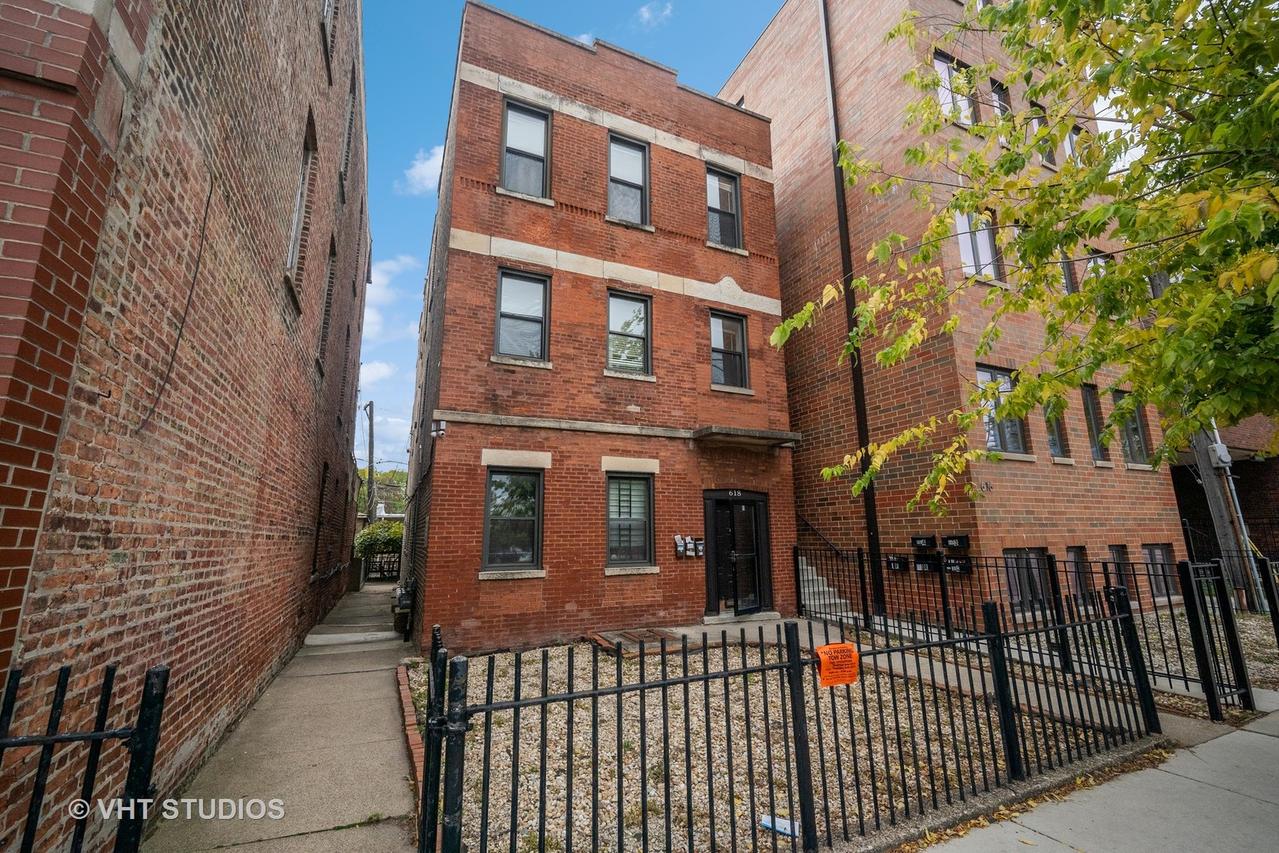 618 S Racine Ave., Chicago, IL 60607