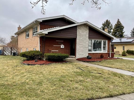 10724 Leclaire Ave., Oak Lawn, IL 60453