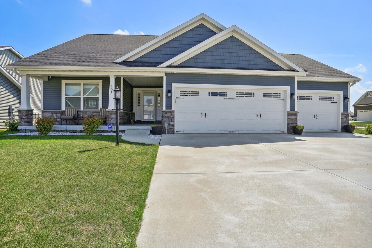 101 Astoria Dr., Savoy, IL 61874