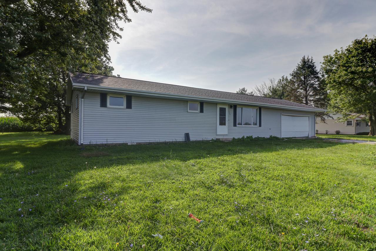315 N City Line Rd., Newman, IL 61942