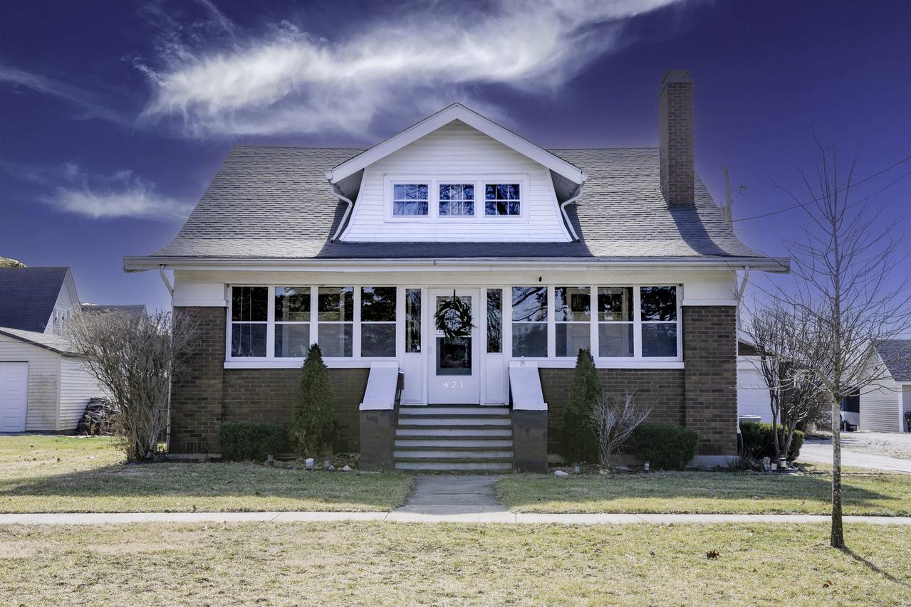 421 E 9th St., Gibson City, IL 60936