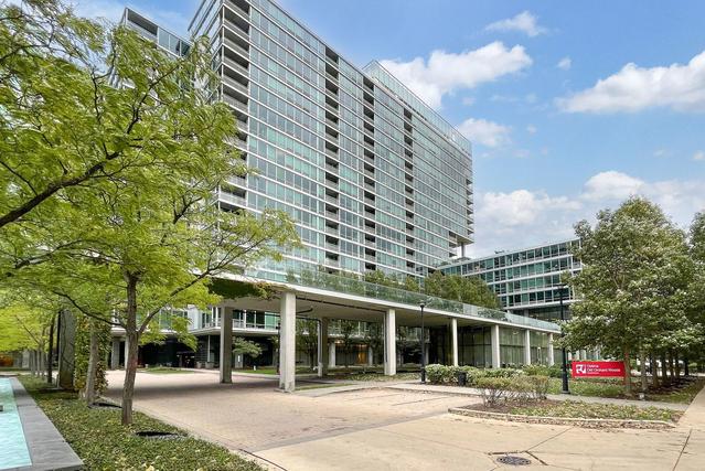 9655 Woods Dr. #1010, Skokie, IL 60077