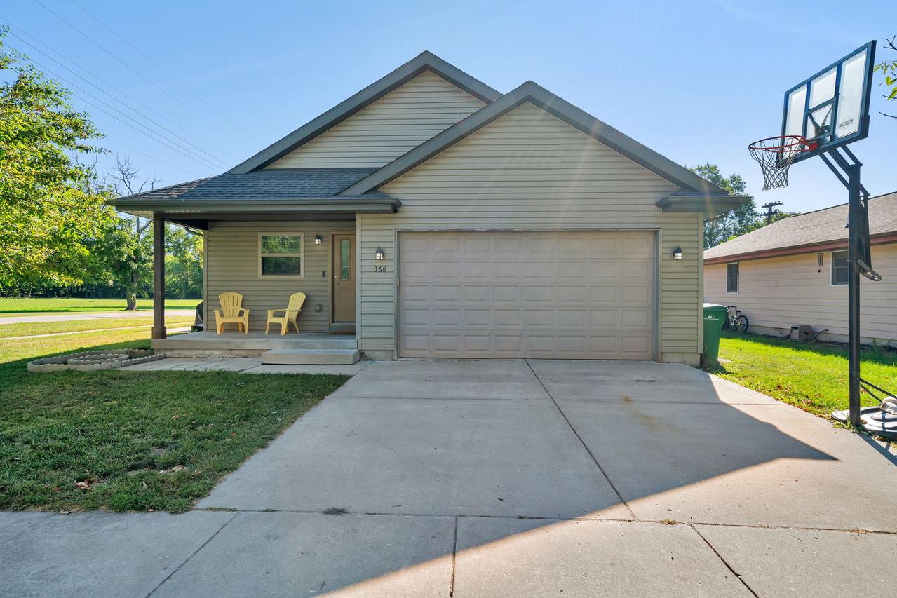 368 Crotty Ave., Seneca, IL 61360