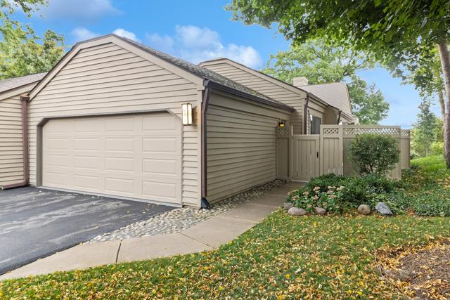 605 N Shoreline Rd., Lake Barrington, IL 60010