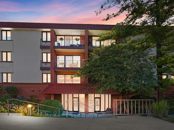 2046 Saint Johns Ave. #3D, Highland Park, IL 60035