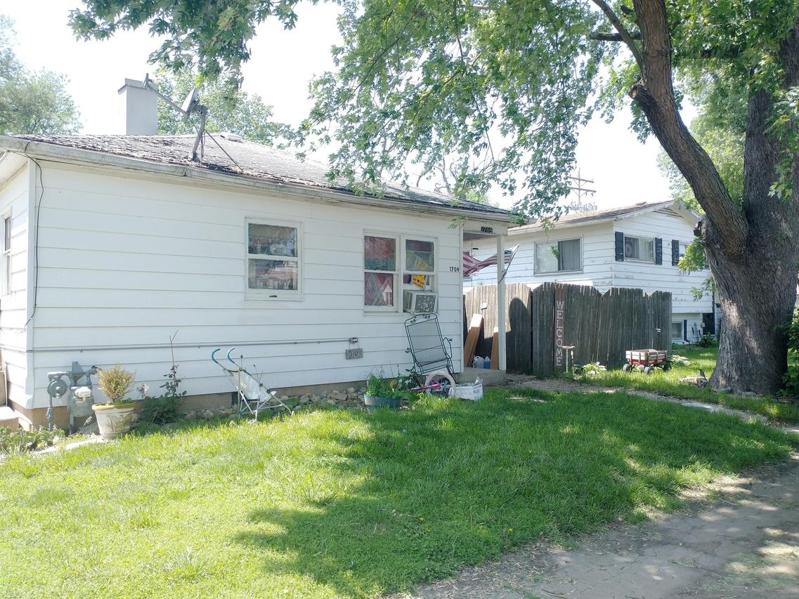 1709 La Salle St., Ottawa, IL 61350