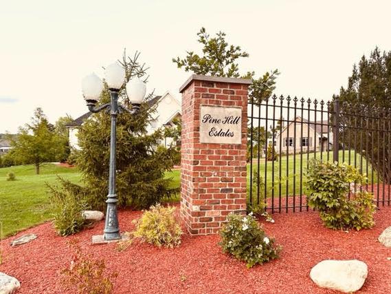 16604 Pine Hill Dr., Homer Glen, IL 60491
