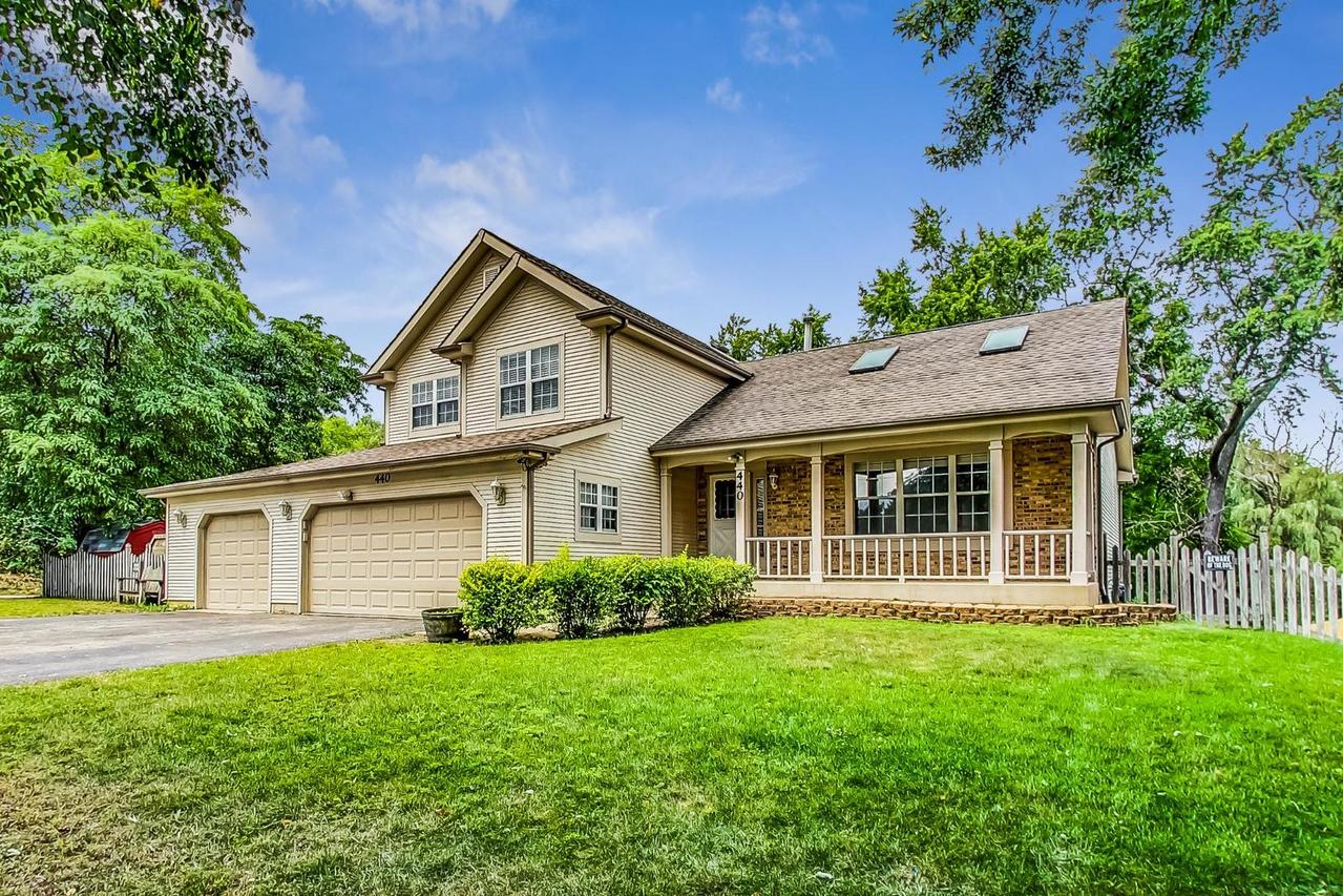 440 Farm Bridge Rd., Lake Zurich, IL 60047