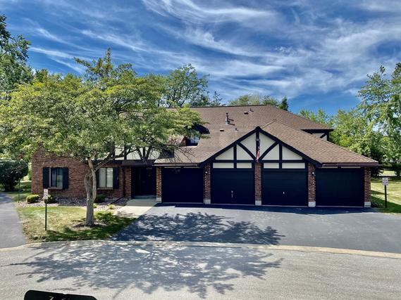 8255 Holly Ct. #25A, Palos Hills, IL 60465