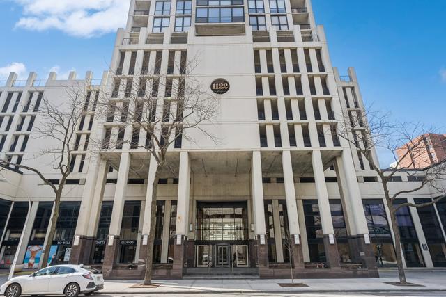 1122 N Clark St. #2004, Chicago, IL 60610