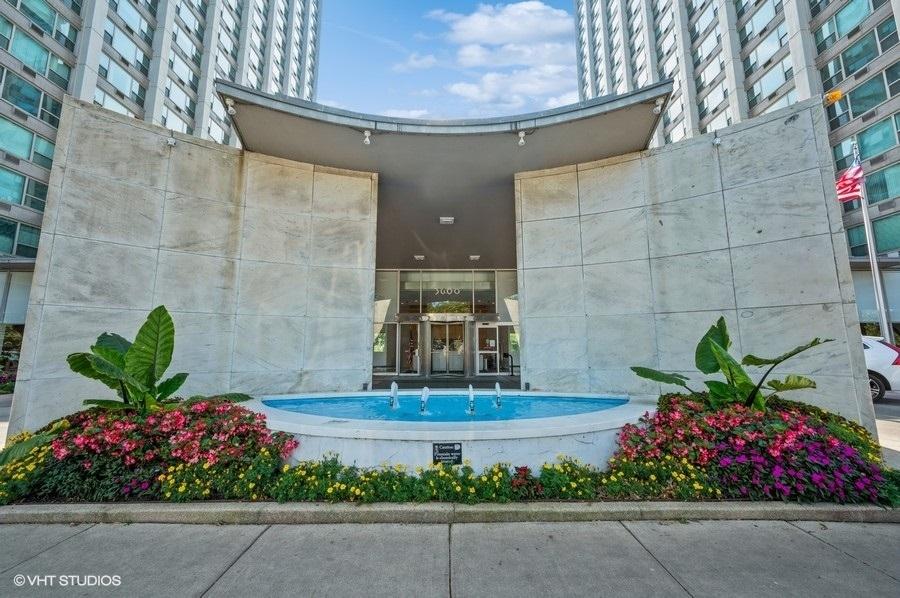 3600 N Lake Shore Dr. #2820, Chicago, IL 60613