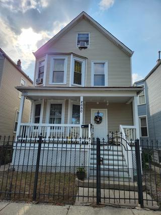 2050 N Keystone Ave., Chicago, IL 60647