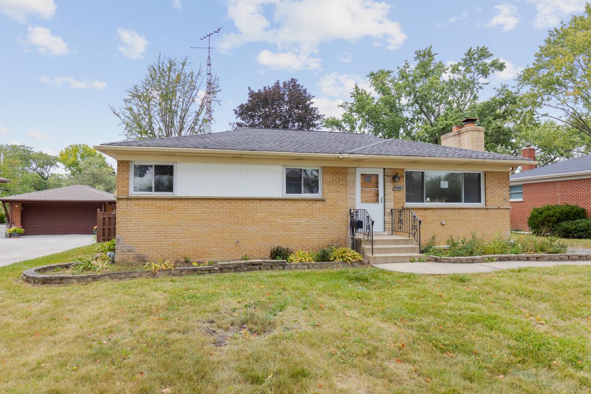 2008 W Lincoln St., Mount Prospect, IL 60056