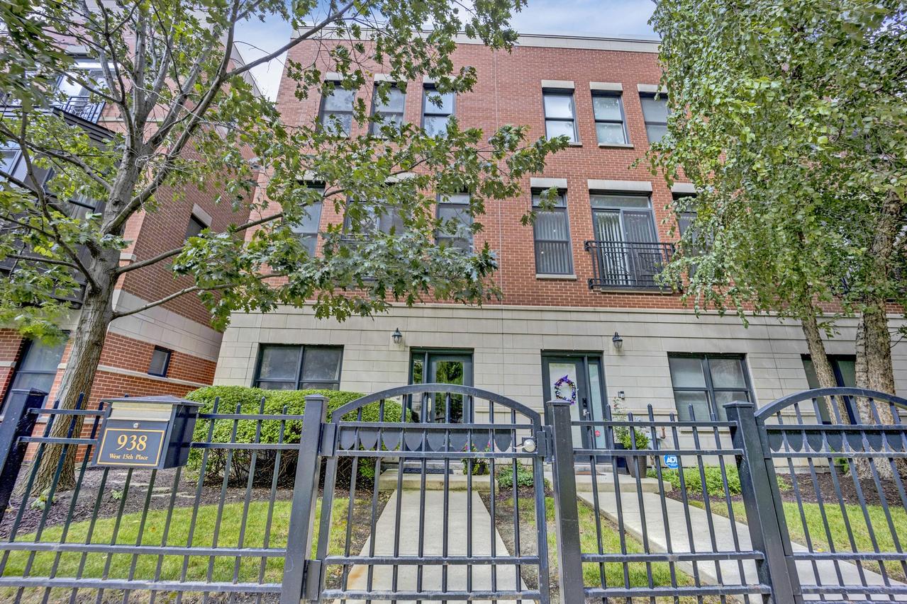 938 W 15th Pl., Chicago, IL 60608