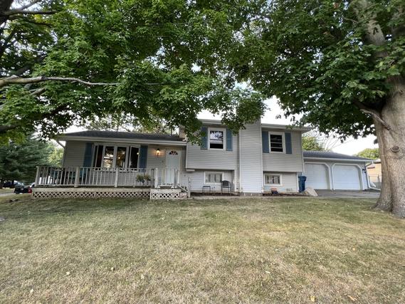 405 Hill St., Dixon, IL 61021