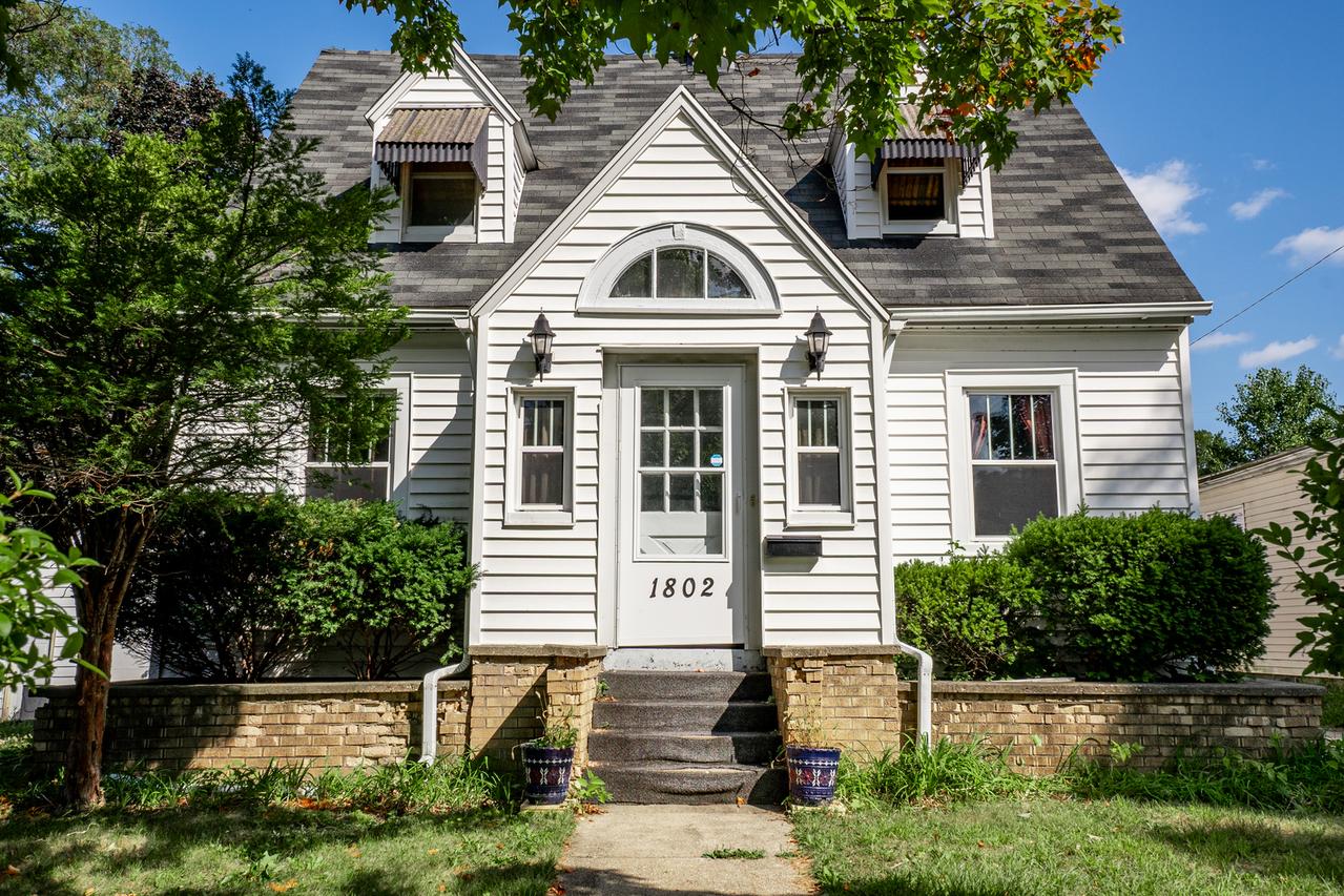 1802 23rd St., Rockford, IL 61108