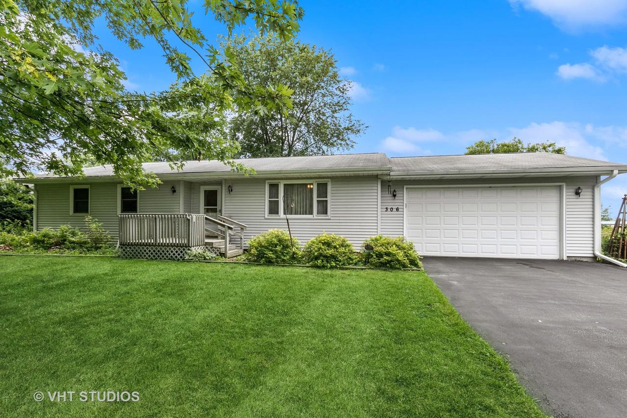 306 S 6th St., Kirkland, IL 60146
