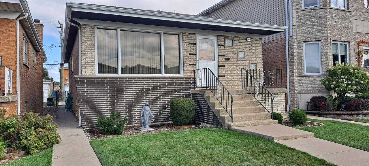 7016 W 64th Pl., Chicago, IL 60638