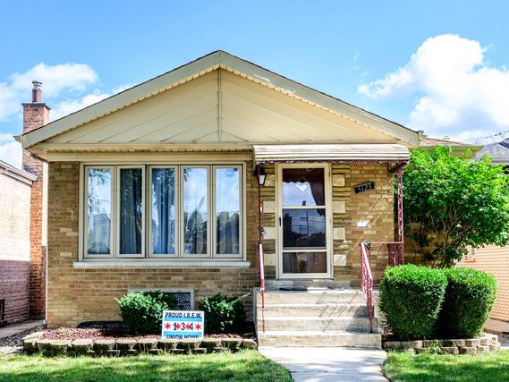 5123 S Mulligan Ave., Chicago, IL 60638