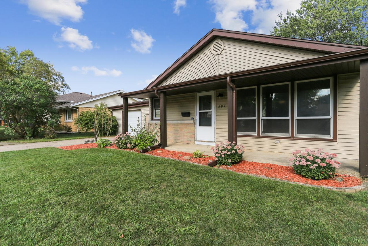 604 Oakcrest Dr., Rantoul, IL 61866