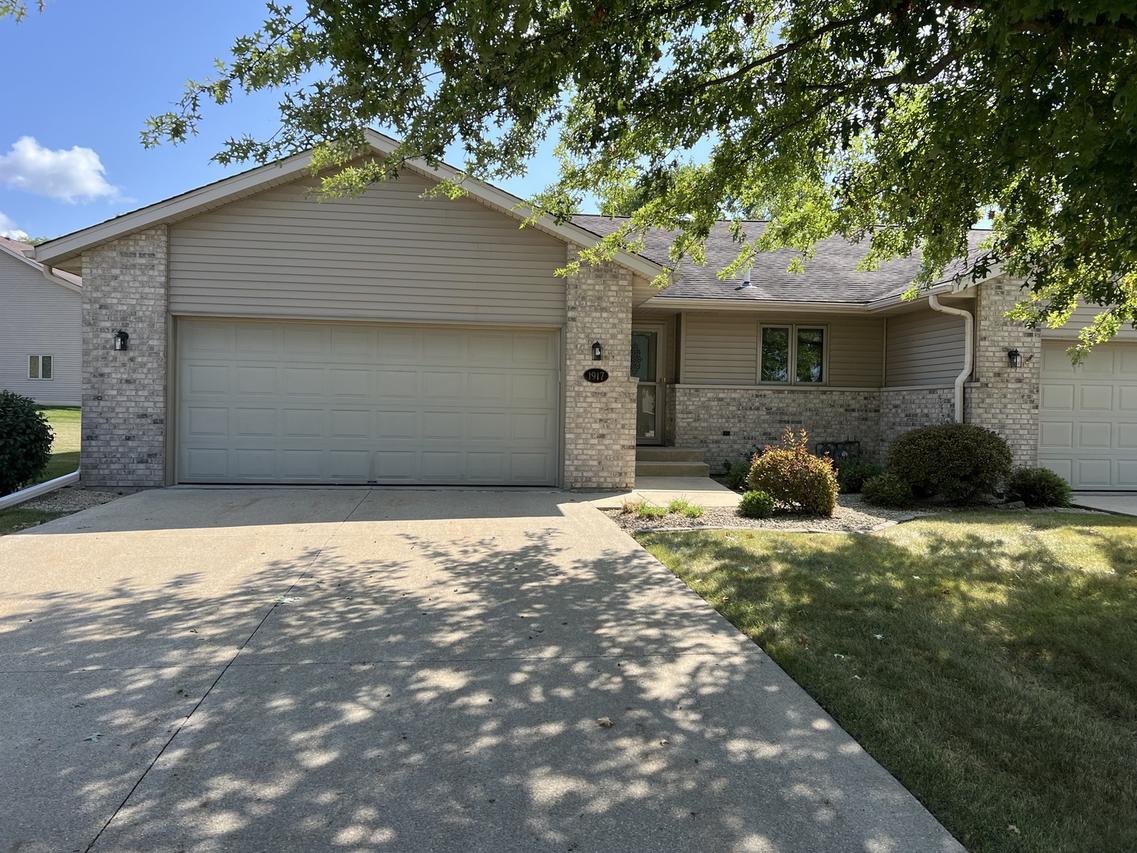 1917 Comanche Ct. #10, Freeport, IL 61032