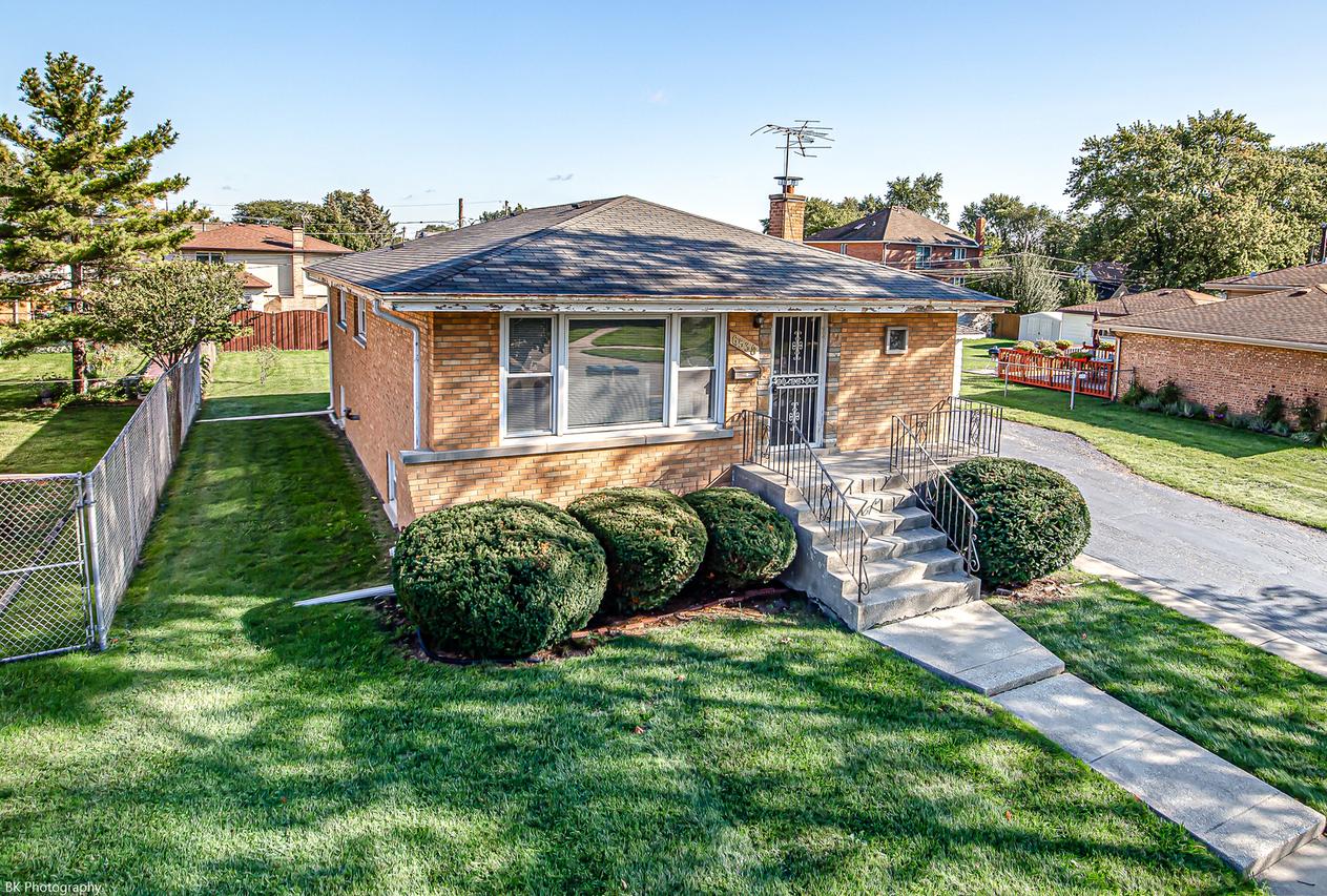 6538 W 83rd Pl., Burbank, IL 60459