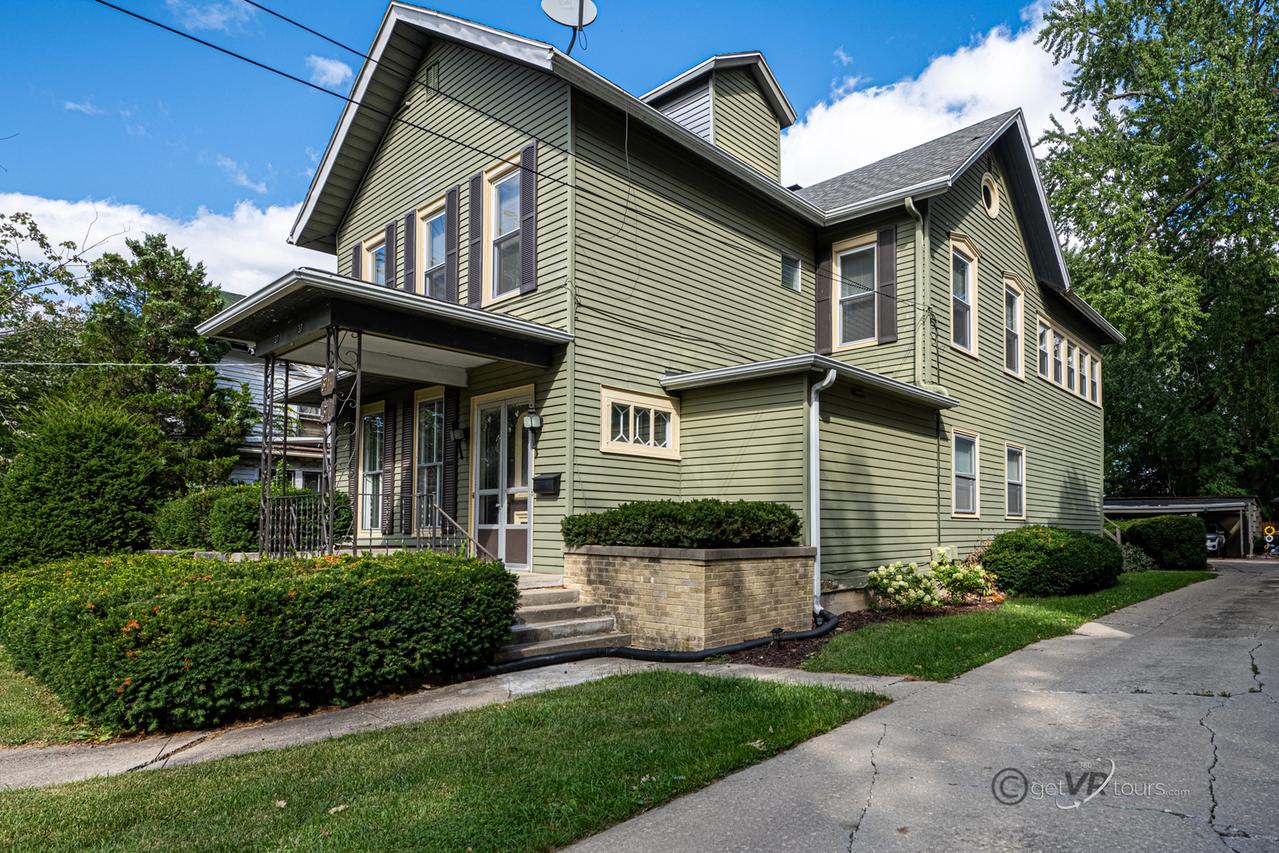 37 N Whistler Ave., Freeport, IL 61032