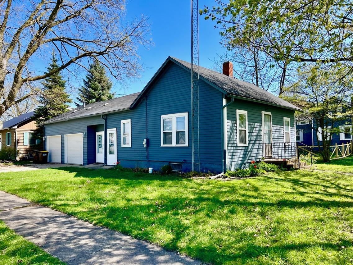 202 E Cherokee Ave., Shabbona, IL 60550