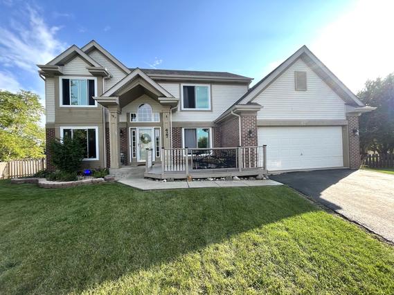 427 Essex Ct., Sugar Grove, IL 60554