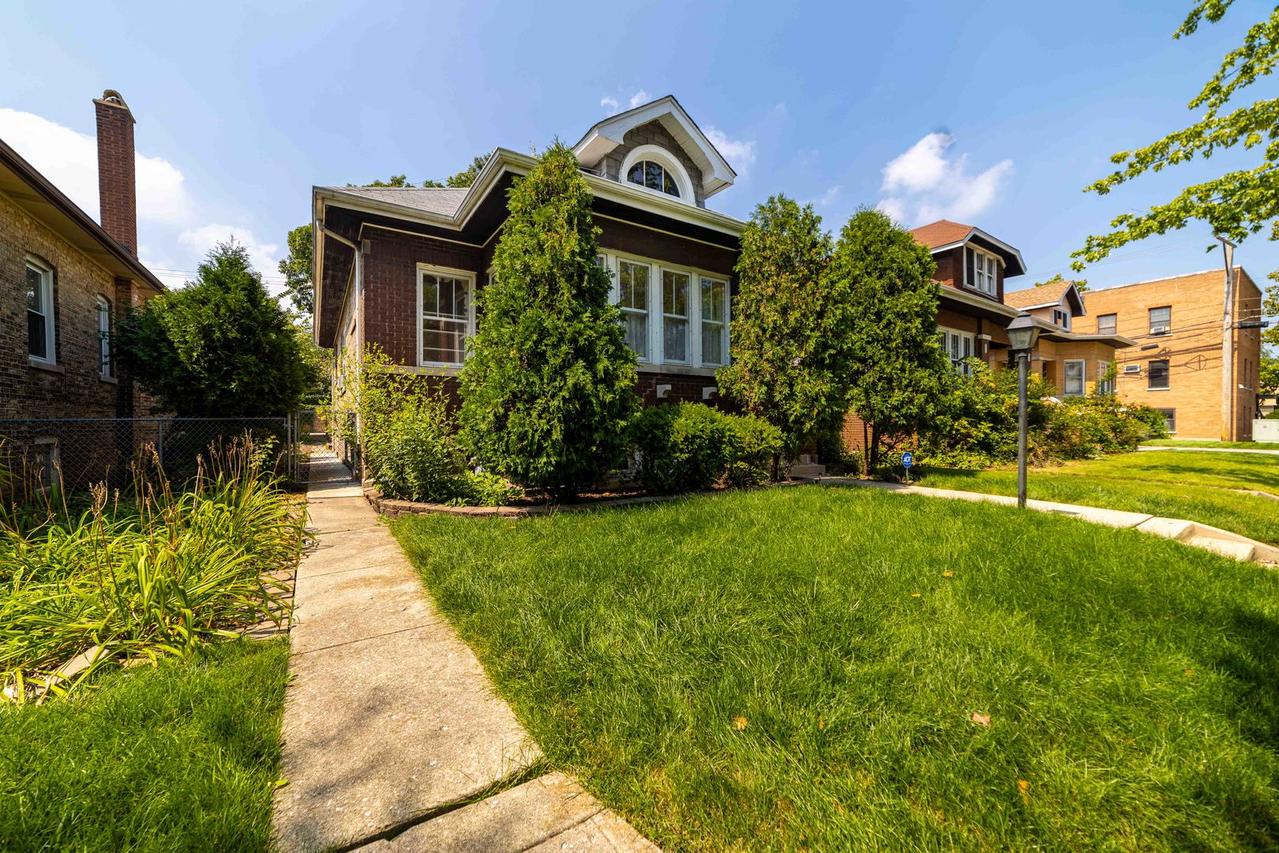 1225 N Harvey Ave., Oak Park, IL 60302