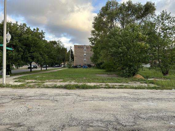 4303 W Harrison St., Chicago, IL 60624
